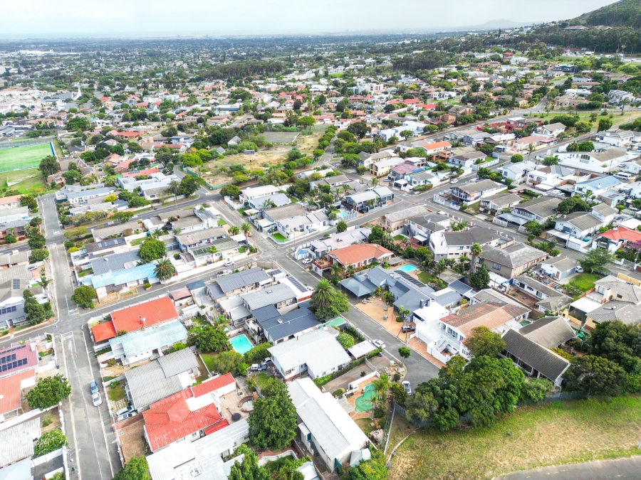 4 Bedroom Property for Sale in Avondale Western Cape